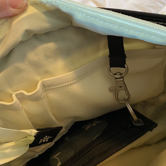 Sherpani Purse - Picture 7 of 10